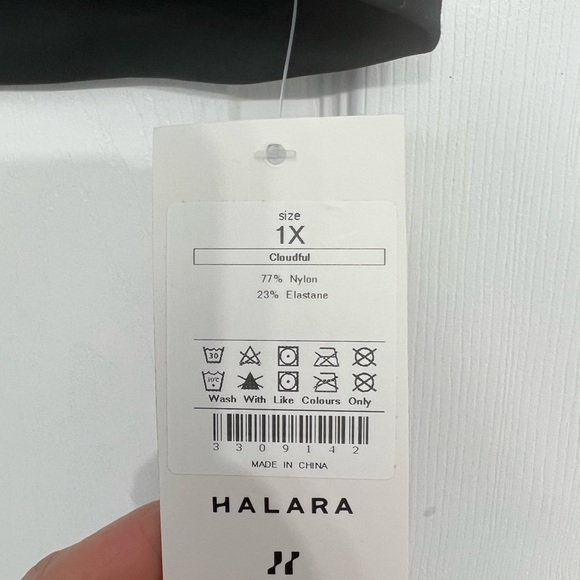 HALARA sport crop top - Picture 3 of 3